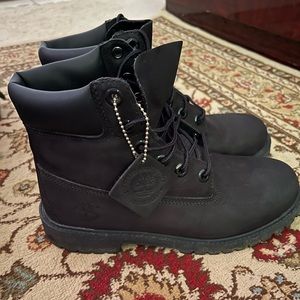 matte black waterproof timberlands !